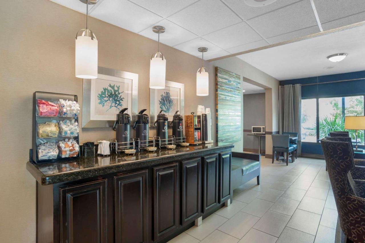 Best Western Plus Tallahassee North Hotel Exterior photo