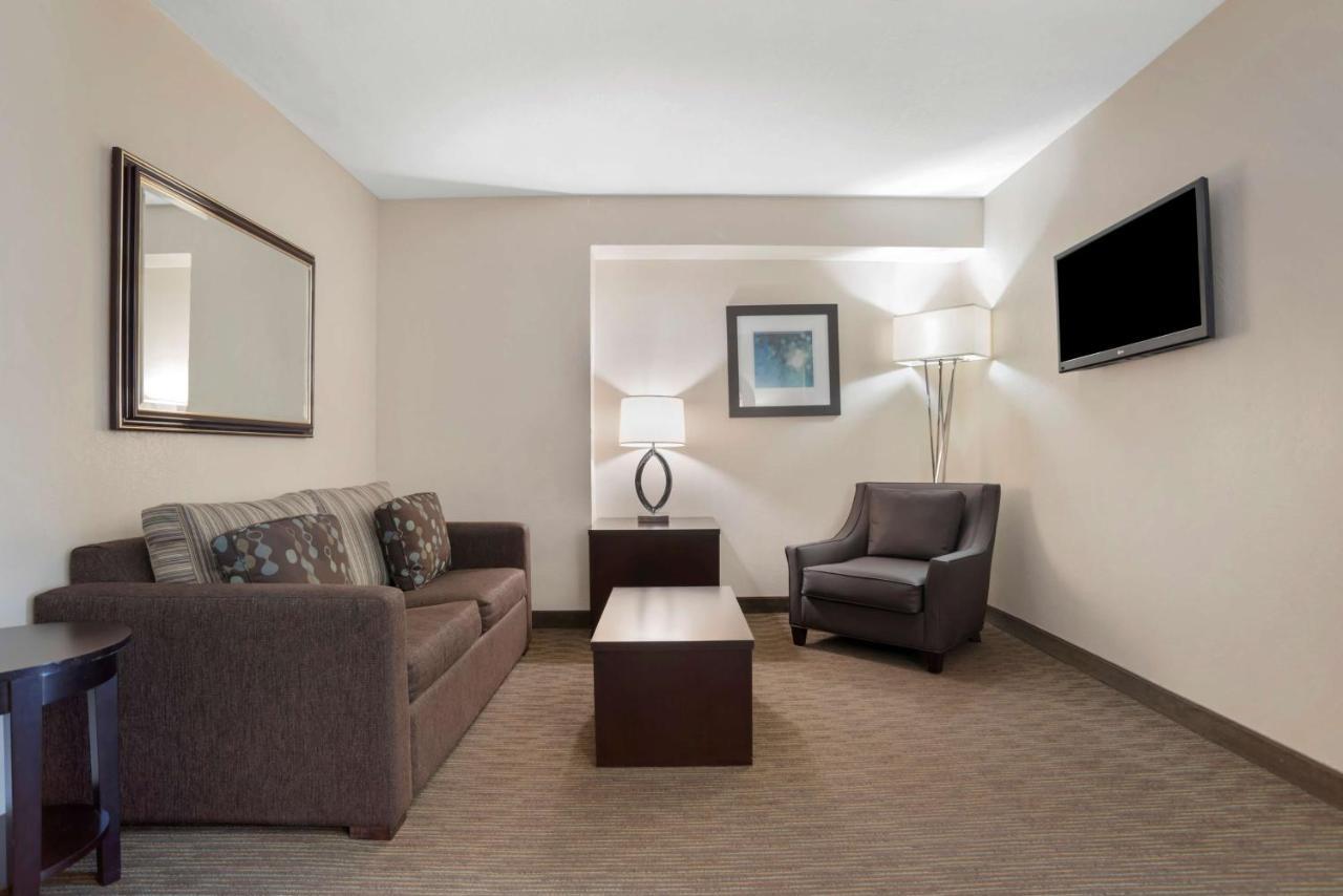 Best Western Plus Tallahassee North Hotel Exterior photo